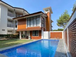 Villa Ariza – Villa Murah Lembang 4 Kamar untuk 30 Orang