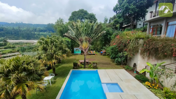Villa Flojo, Villa Lembang untuk Rombongan, Private Pool