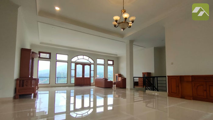 Villa Flojo, Villa Lembang untuk Rombongan, muat sampai 40 orang